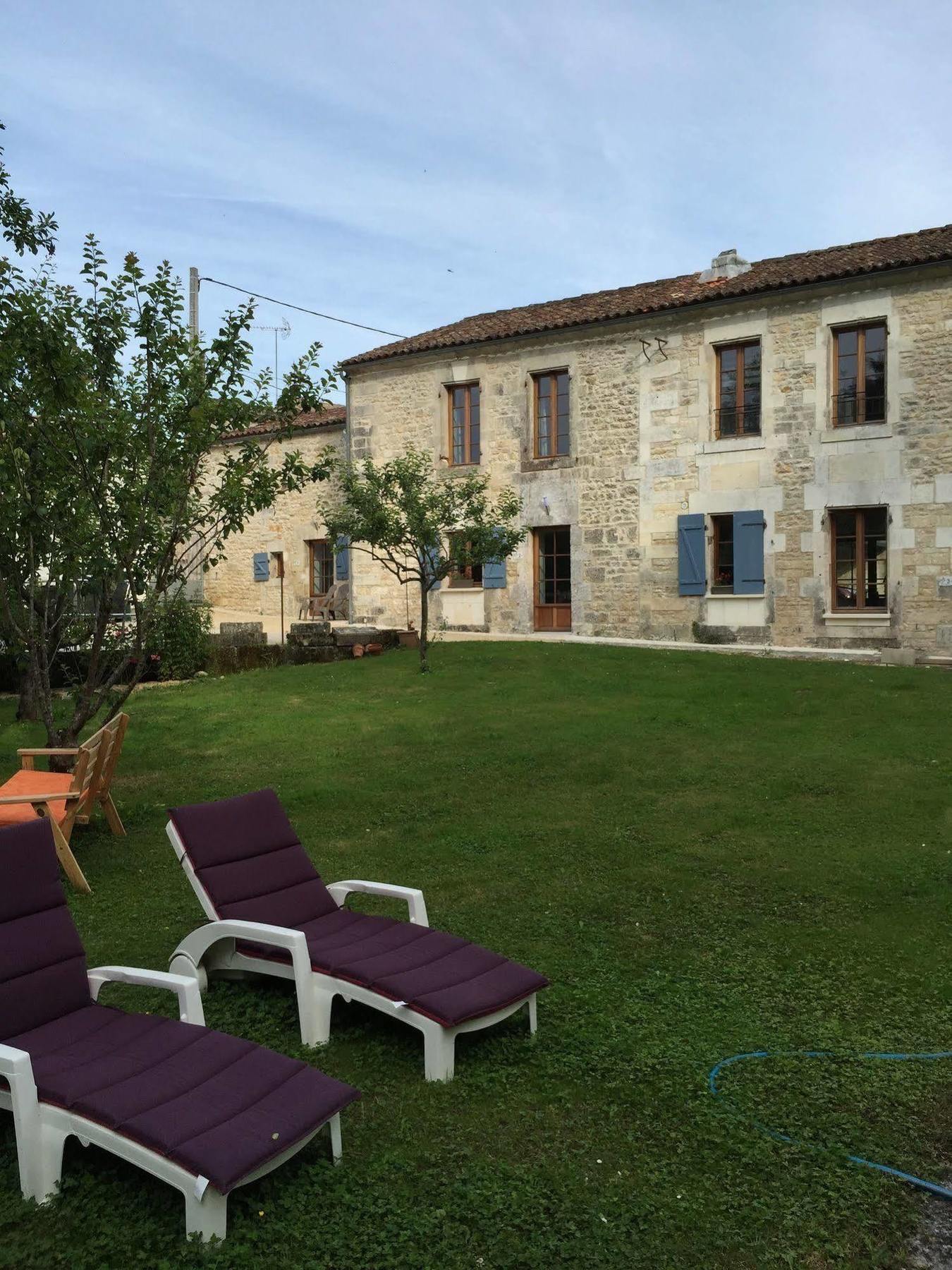 Petit Moulin De Veillard Villa Bourg-Charente Exterior foto